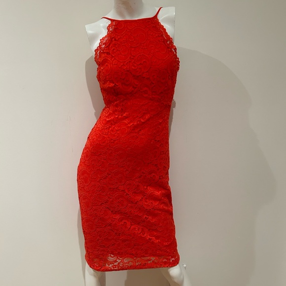 Lace dress bright red.  To the knee - Picture 1 of 4